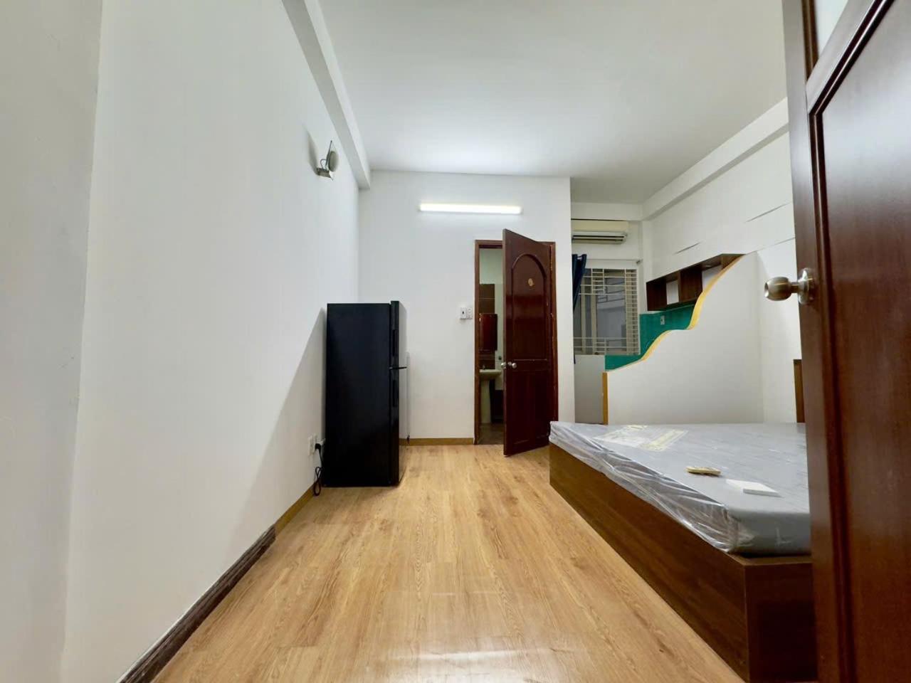 57 Hoa Lan * Ho Chi Minh City